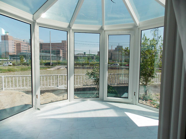 サンルーム施工例　TYPE-Ⅲ　内観